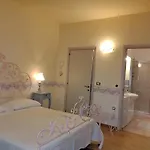 Carol E Bed & Breakfast 3*