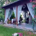 Carol E Bed & Breakfast 3*