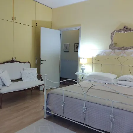 Carol E Bed & Breakfast Tollo