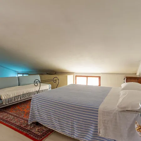Bed & Breakfast Carol E *