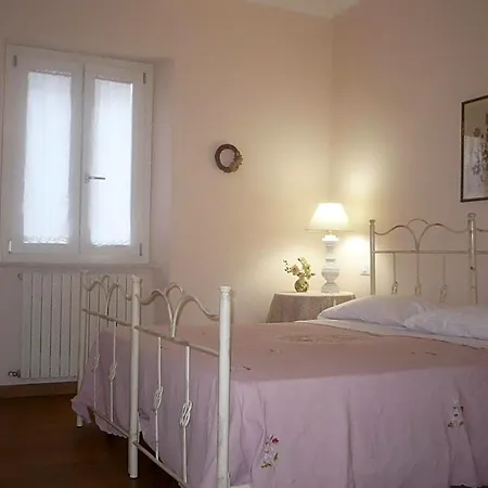 Carol E Bed & Breakfast Tollo