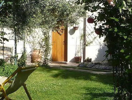 Carol E Bed & Breakfast Tollo